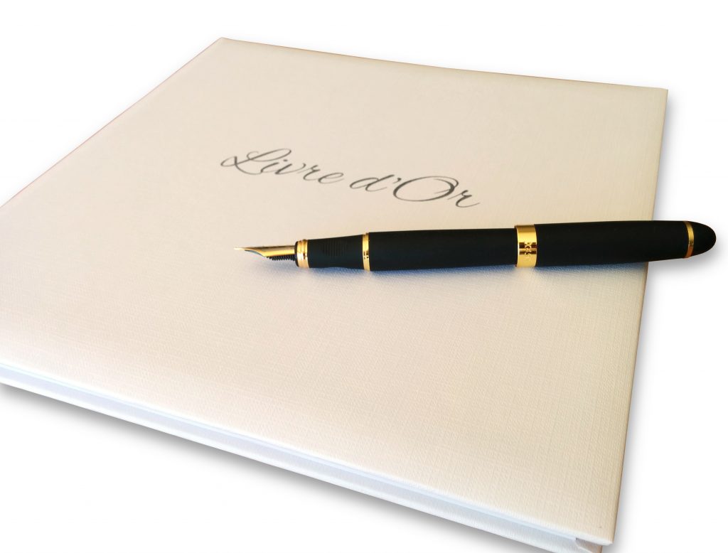livre-d-or-blanc-stylo-plume